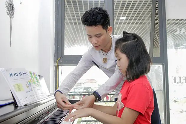 Khoá học thanh nhạc cơ bản và hát karaoke